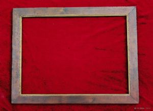 Cornice in noce massello con bordo interno dorato.Perfetta mai ridotta I° XIX° sec. luce cm. 80x59 